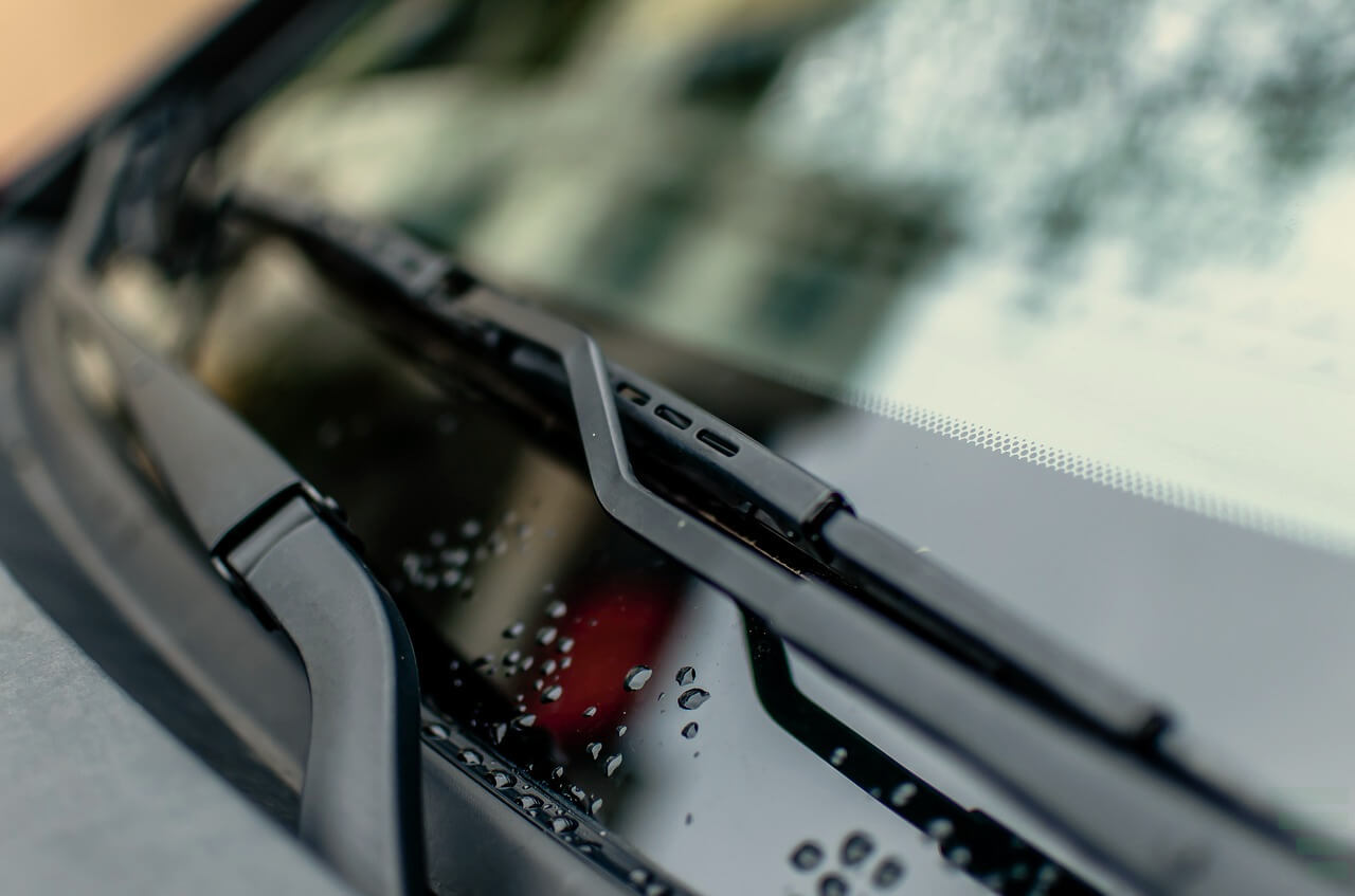 Best Windshield Wipers For Winter, Snow, Rain & Hot Weather