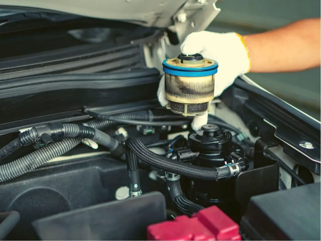 what are the symptoms of a bad fuel filter