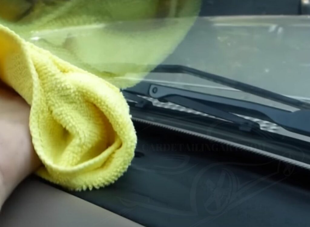 How to Clean Car Windows Like a Pro