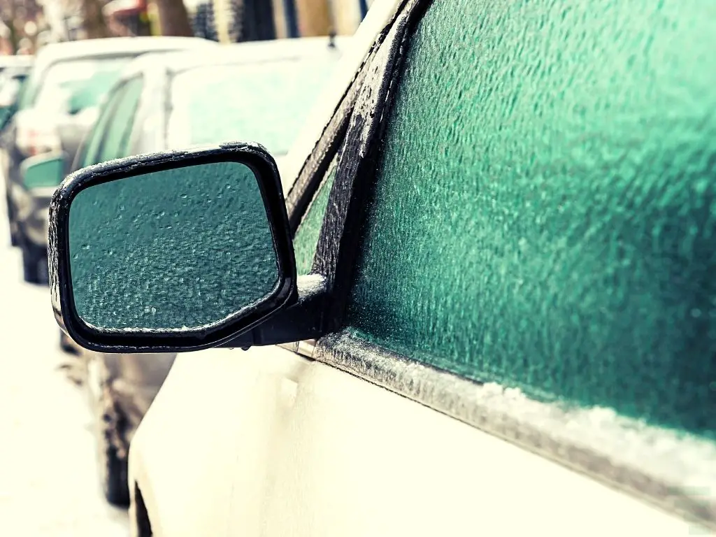 How to Keep Car Windows From Freezing